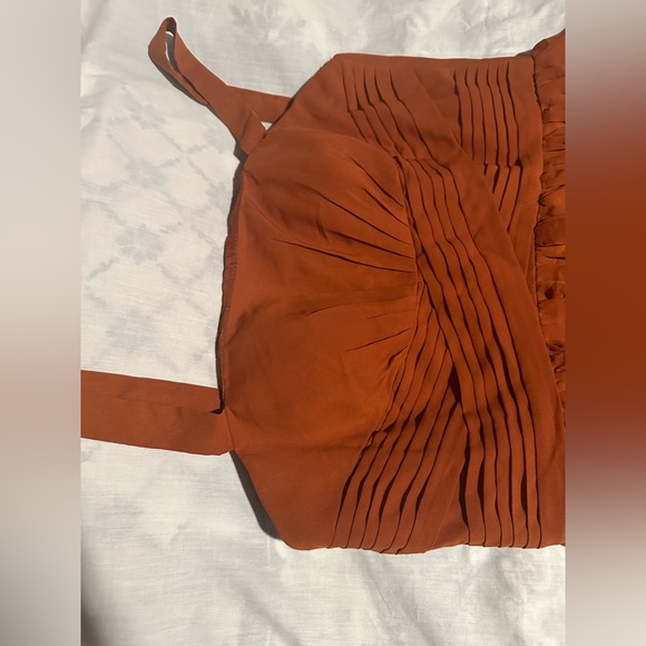 Elegant Orange Marrón Wedding Dress - Picture 3 of 16